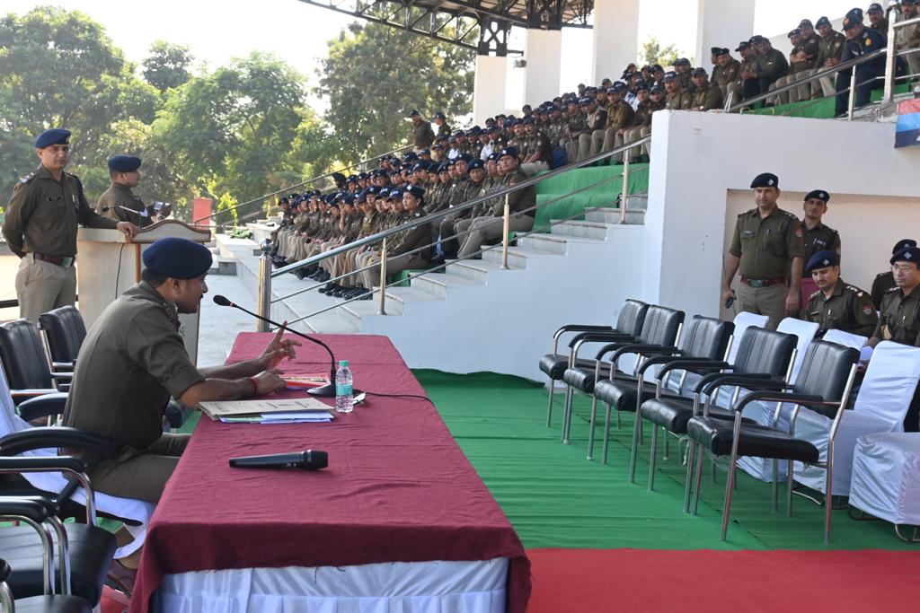 उपराष्ट्रपति के जनपद भ्रमण कार्यक्रम के दृष्टिगत सुरक्षा में नियुक्त पुलिस बल को किया गया ब्रीफ, वीआईपी रूट पर त्रुटिरहित सुरक्षा व्यवस्था सुनिश्चित करने के दिये गए निर्देश | NIU