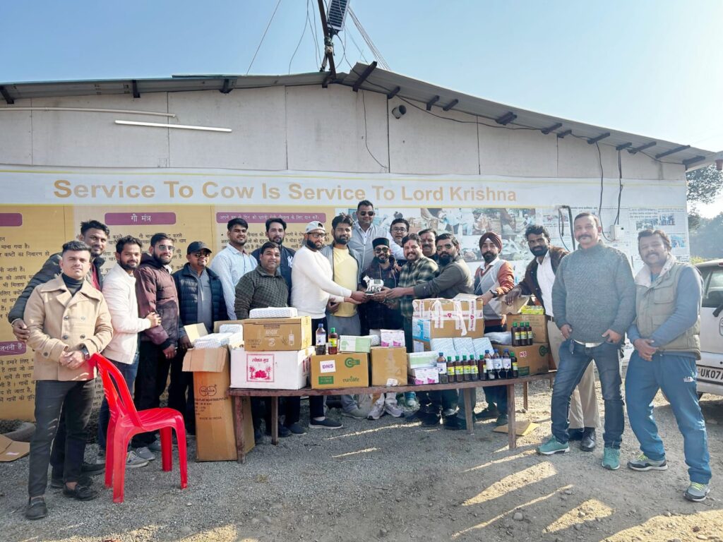 देहरादून फोटोग्राफर्स वेल्फेयर सोसाइटी ने फिर पेश की मानवता की मिसाल, बेजुबानों के लिए उपलब्ध कराई दवाइयां। NIU